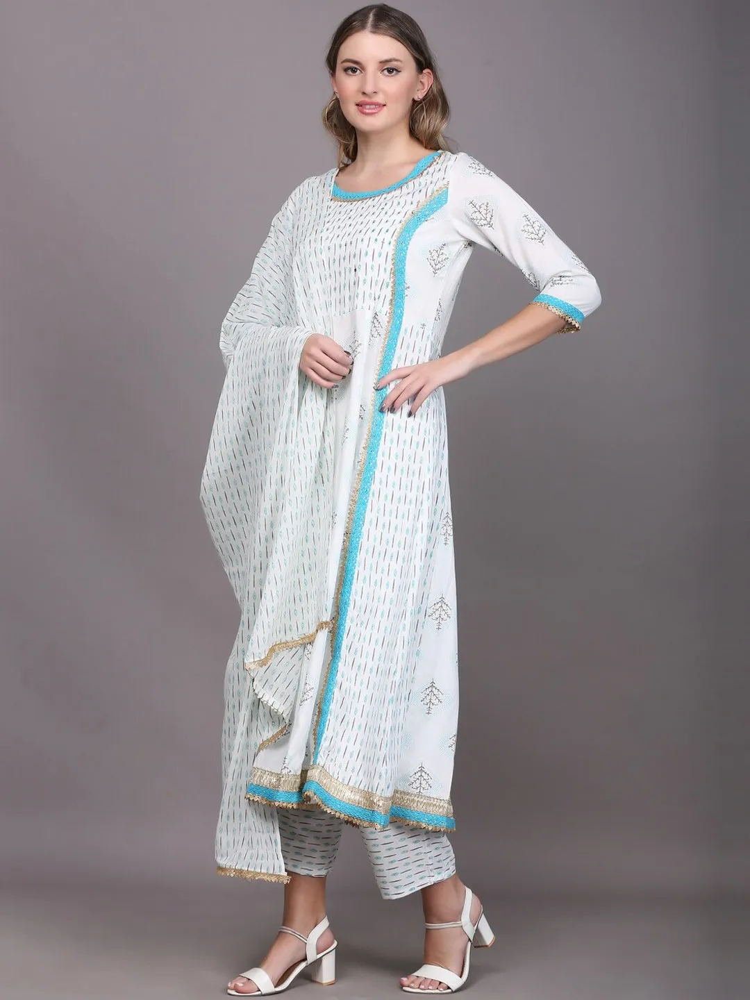 Women Floral Printed Kurta With Trousers & With Dupatta